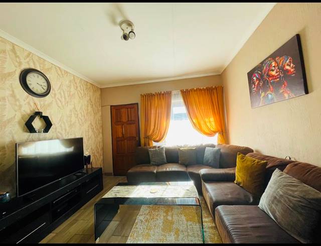 2 BEDROOM APARTMENT FOR SALE IN GERMISTON WEST